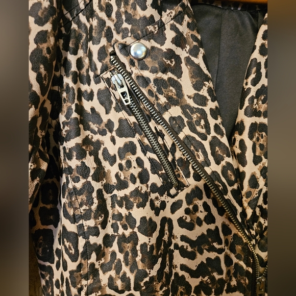 Colleen Lopez Small Faux Leather Moto Jacket - Picture 5 of 16